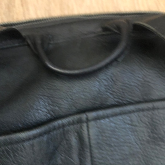 Black leather knapsack -very good condition - soft leather - Picture 5 of 9